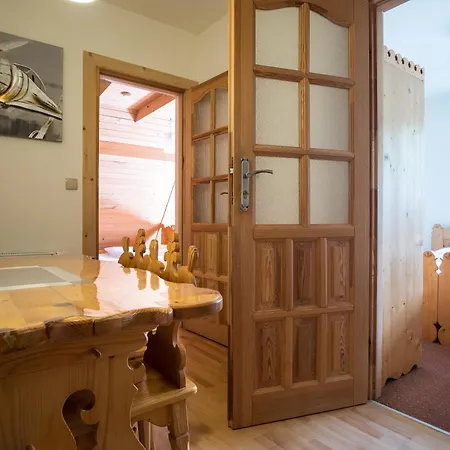 Forster House - Blisko Centrum Homestay