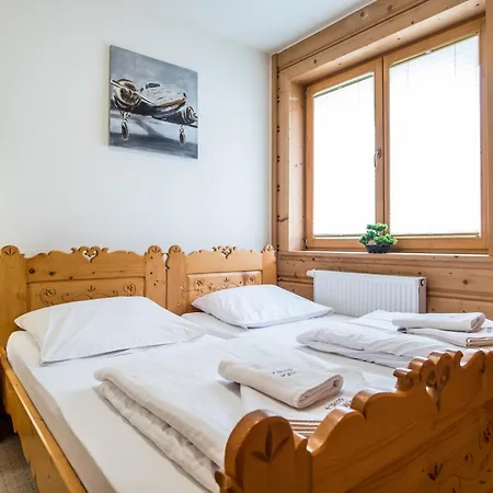 Forster House - Blisko Centrum Homestay